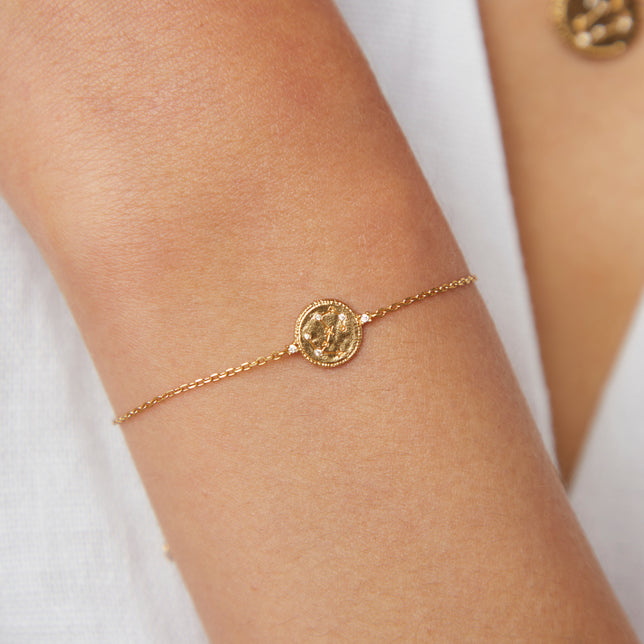 18k Gold Plated Jewellery - Scorpio Zodiac Bracelet in Gold - Zodiac - Astrid &amp; Miyu