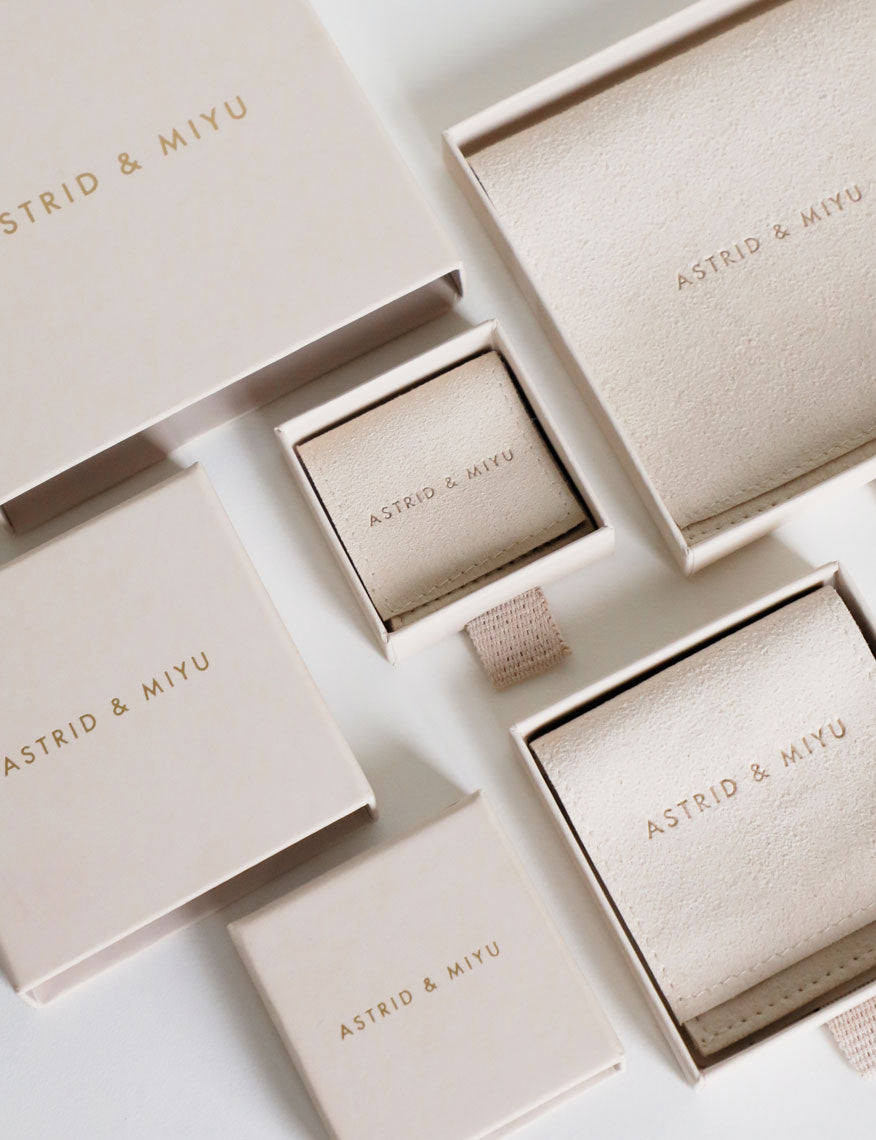Packaging-mainline_1-Astrid &amp; Miyu
