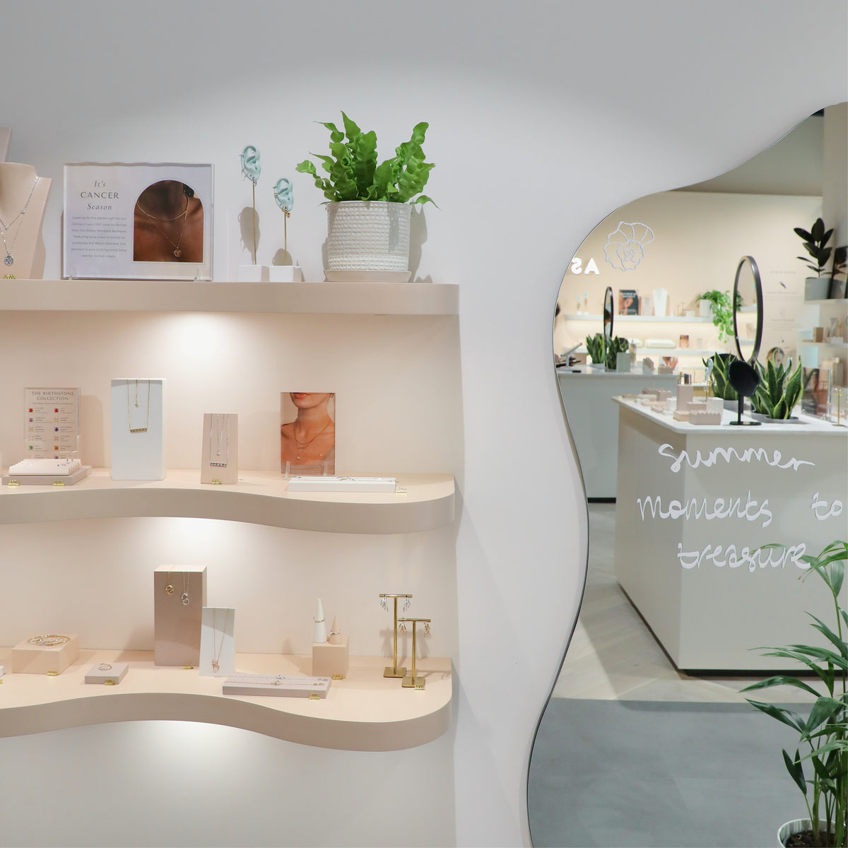 spitalfields_block_2000_x_2000-Astrid &amp; Miyu