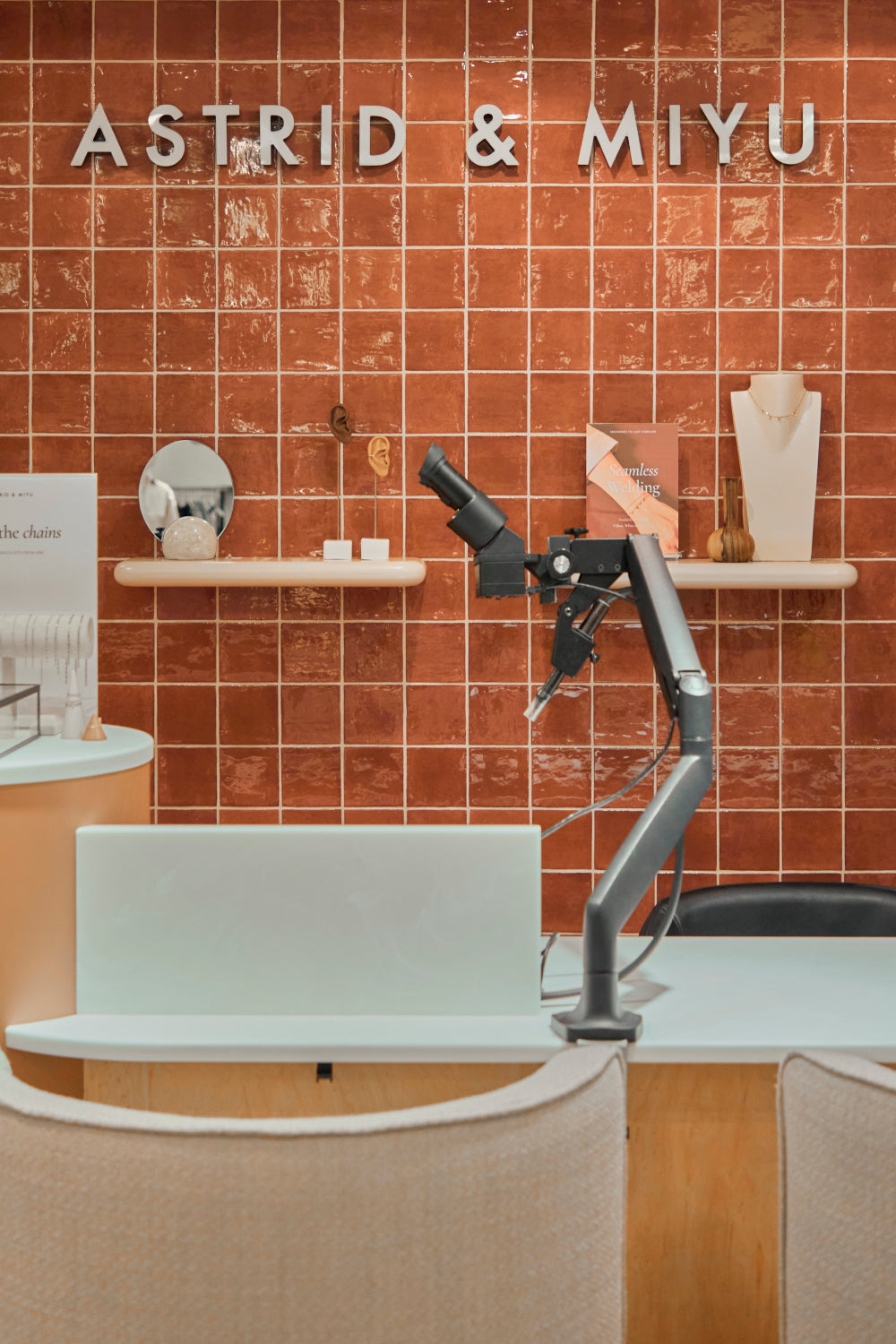 Statement_tiles_21dd2d0a-48df-4aeb-884a-e47024521ec0-Astrid &amp; Miyu