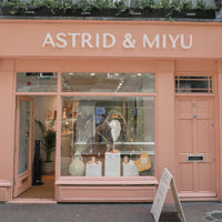 story_overlay-Astrid & Miyu