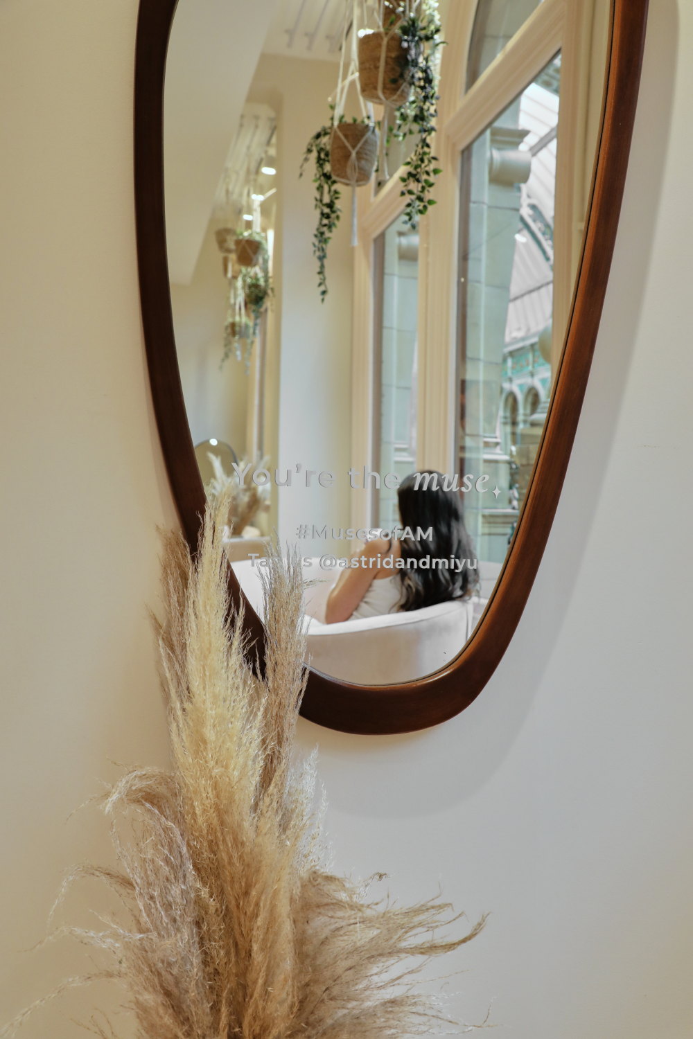 Neutral_tones-Astrid &amp; Miyu