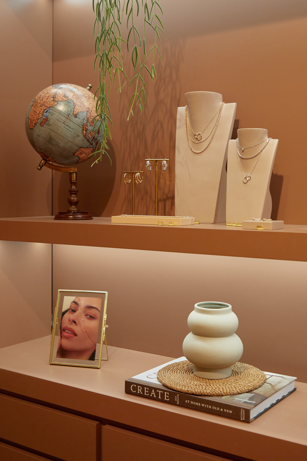 Portobello_trinkets_back_shelving-Astrid &amp; Miyu