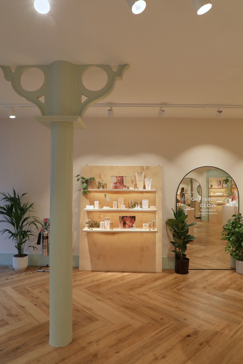 Seaside_influence-Astrid &amp; Miyu